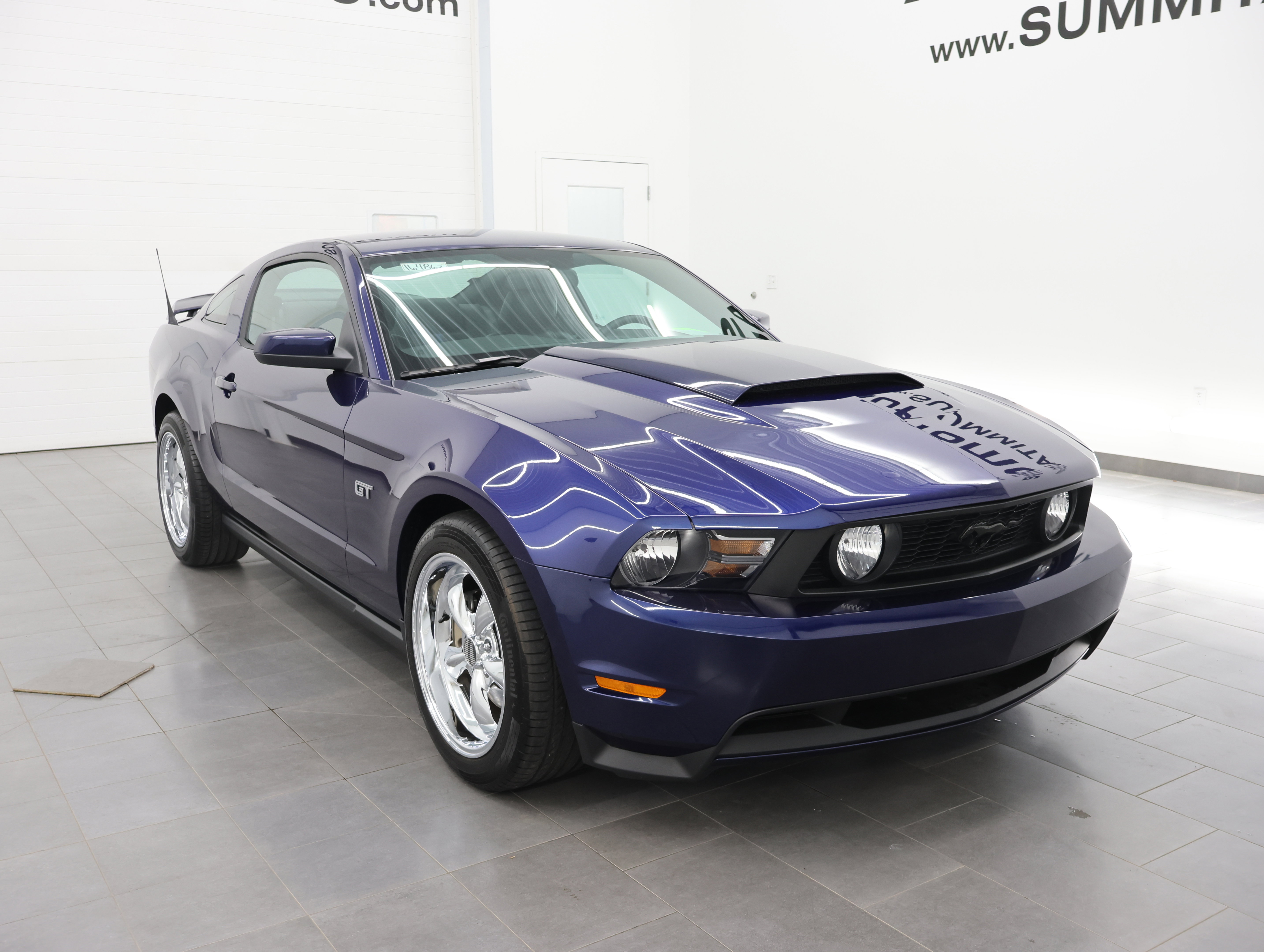 Used 2010 Ford Mustang GT Premium RWD image 2