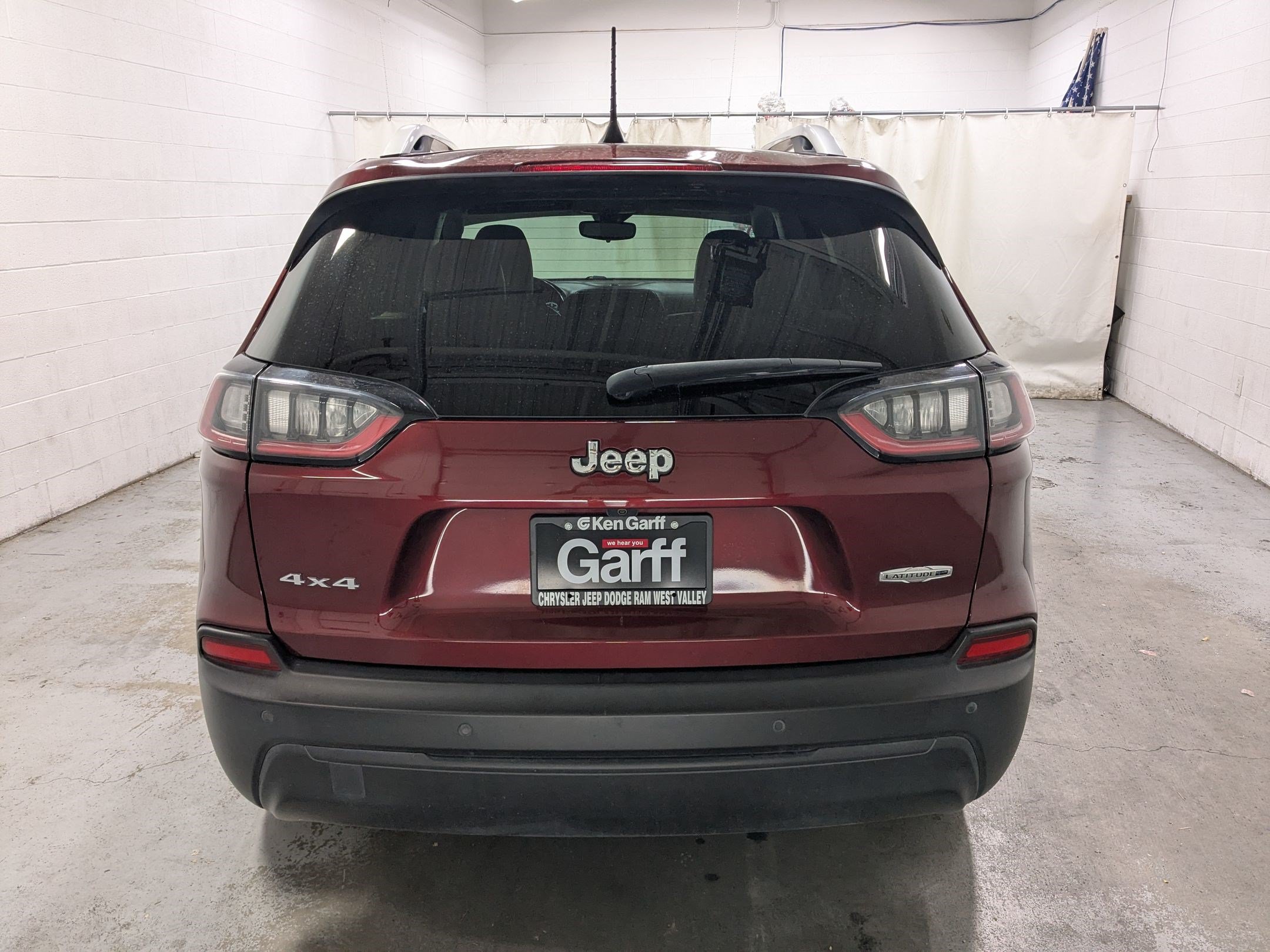 Used 2021 Jeep Cherokee Latitude Plus AWD/4WD image 8