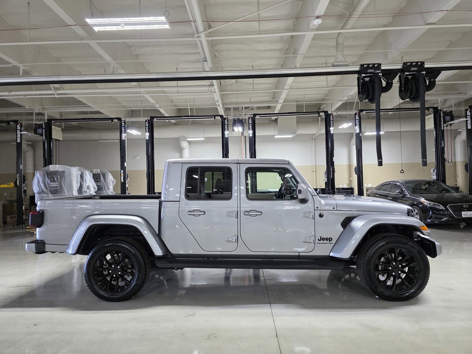 Used 2021 Jeep Gladiator Overland image 7