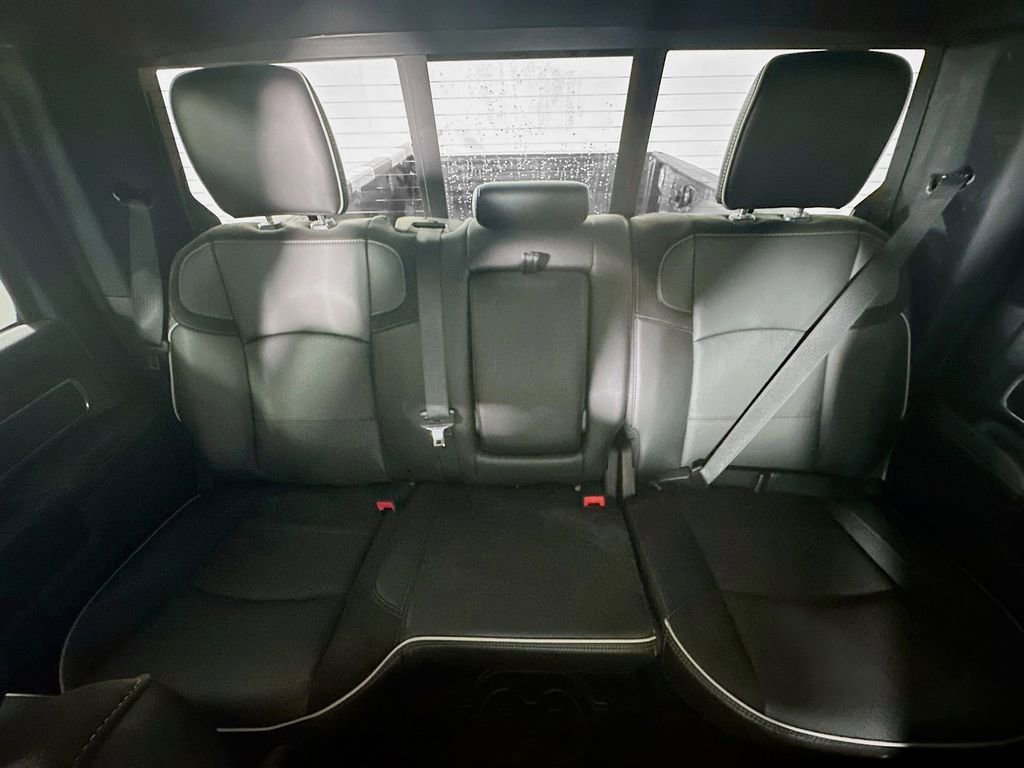 New 2025 RAM 2500 Laramie AWD/4WD image 10