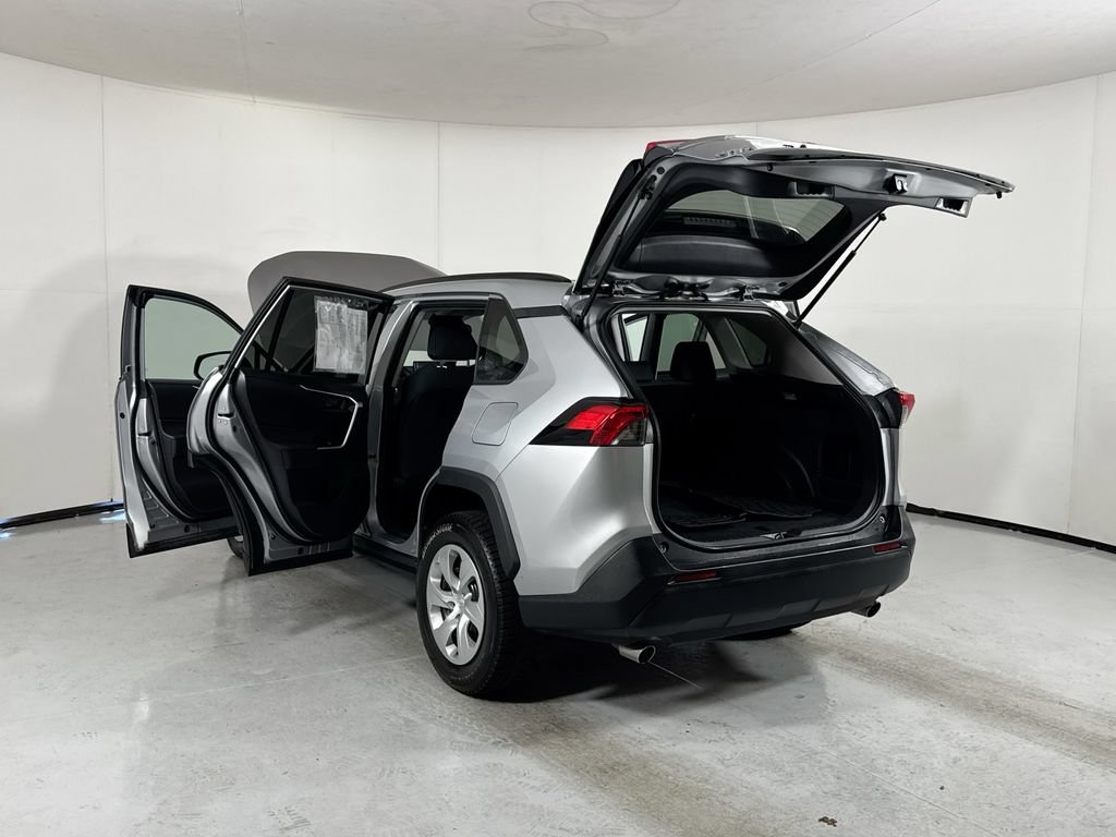 Used 2021 Toyota RAV4 LE AWD/4WD image 23