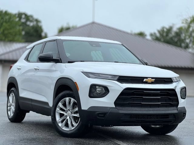 Used 2021 Chevrolet TrailBlazer LS FWD image 3