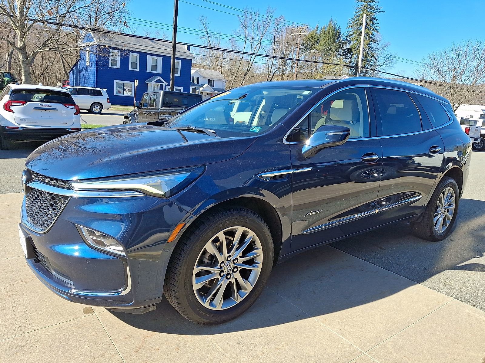 Used 2023 Buick Enclave Avenir w/ Avenir Technology Package image 3