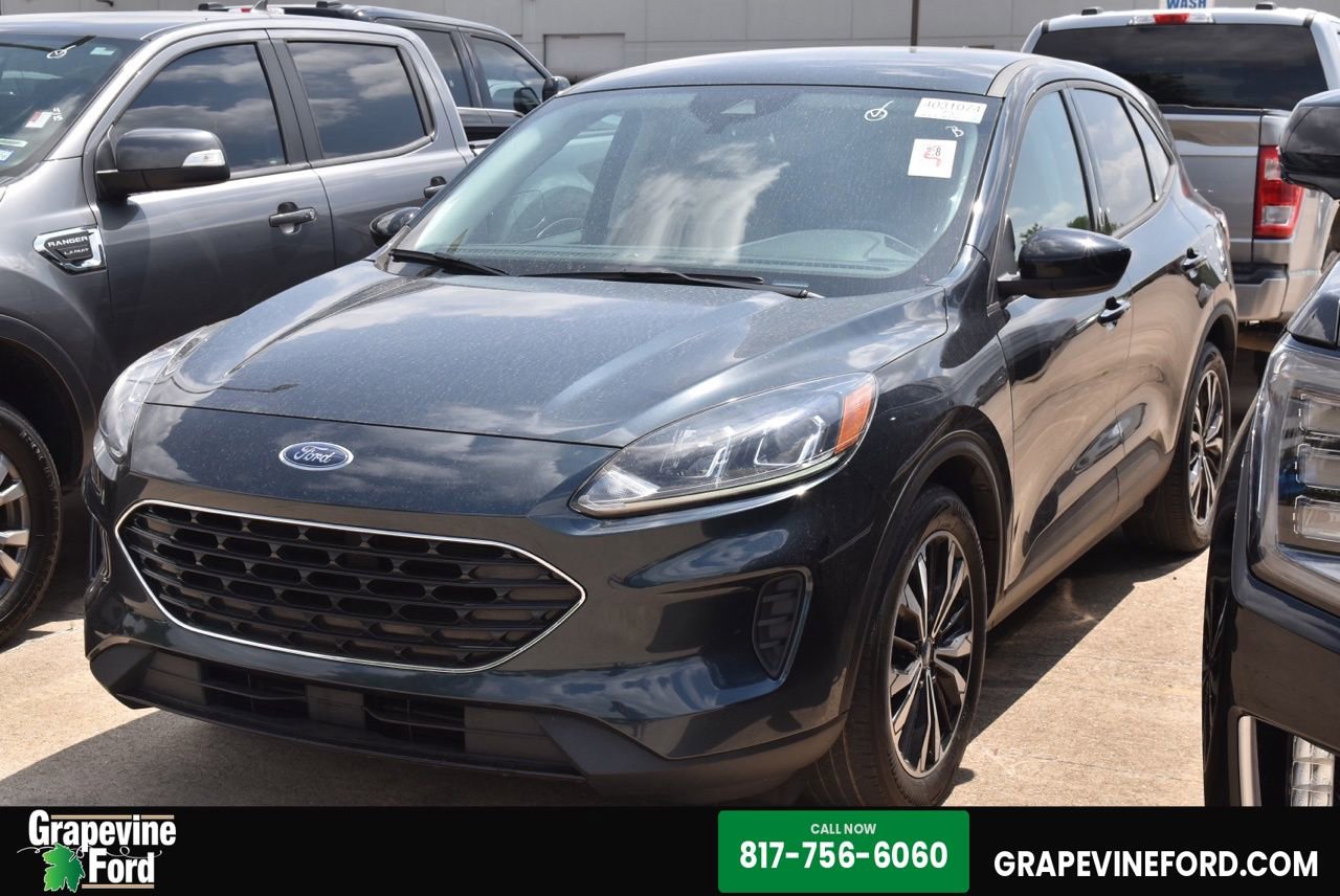 Used 2022 Ford Escape SE w/ SE Sport Appearance Package