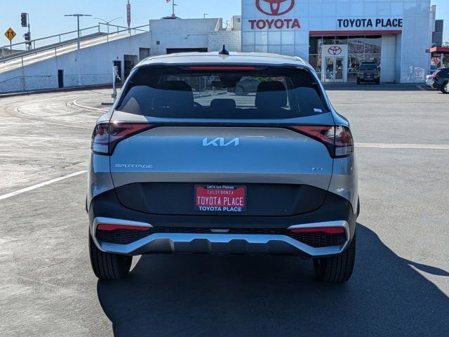 Used 2025 Kia Sportage LX image 9
