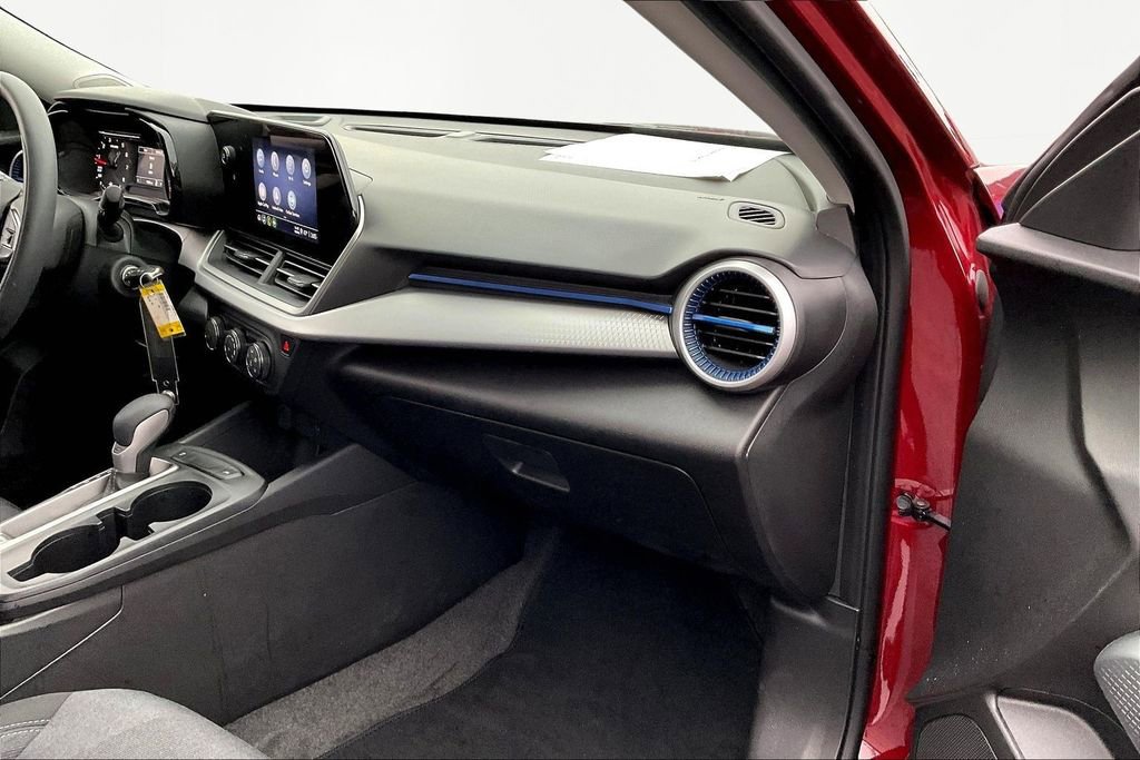 Used 2025 Chevrolet Trax LS FWD image 28