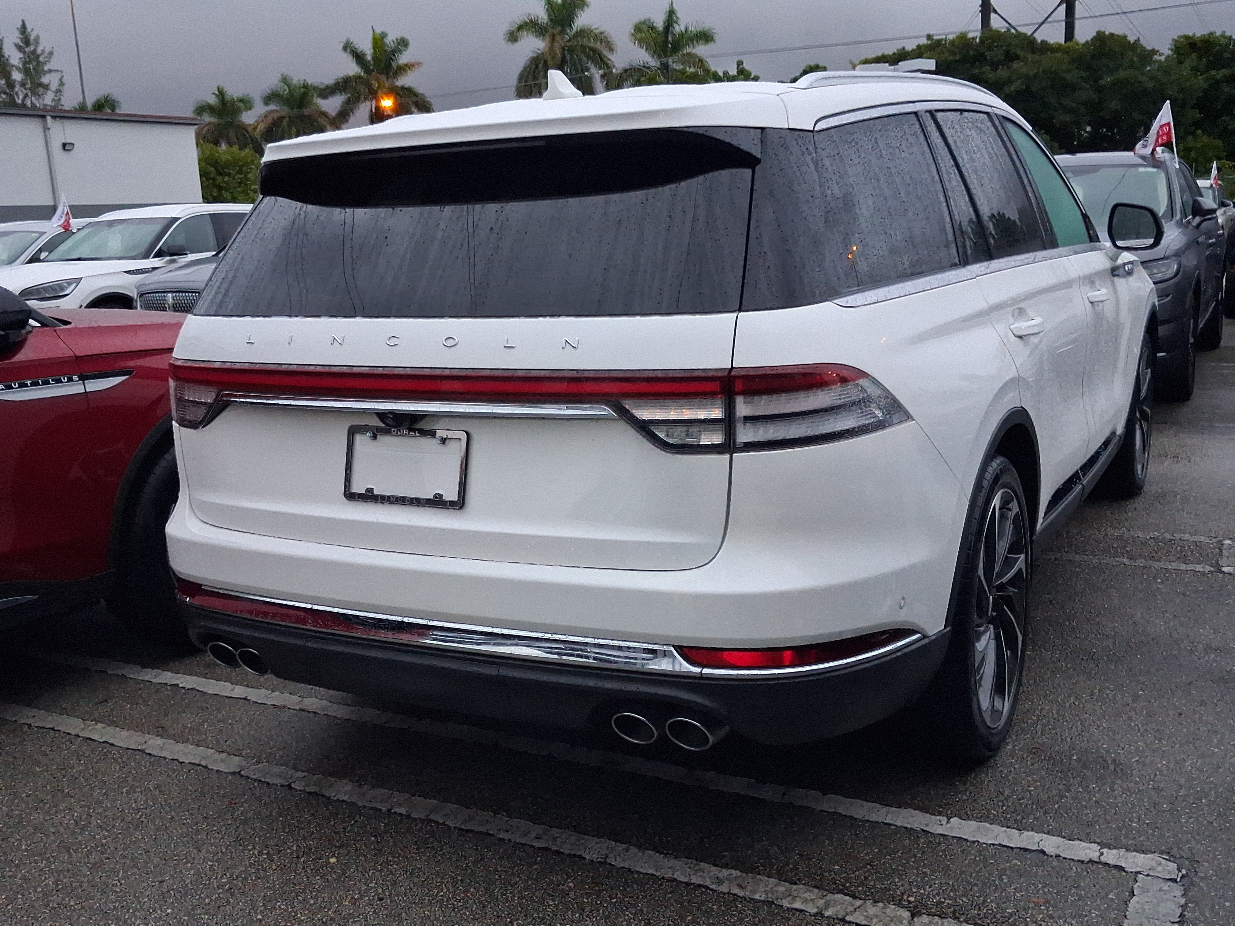 Certified 2024 Lincoln Aviator Reserve w/ Equipment Group 201A RWD image 4