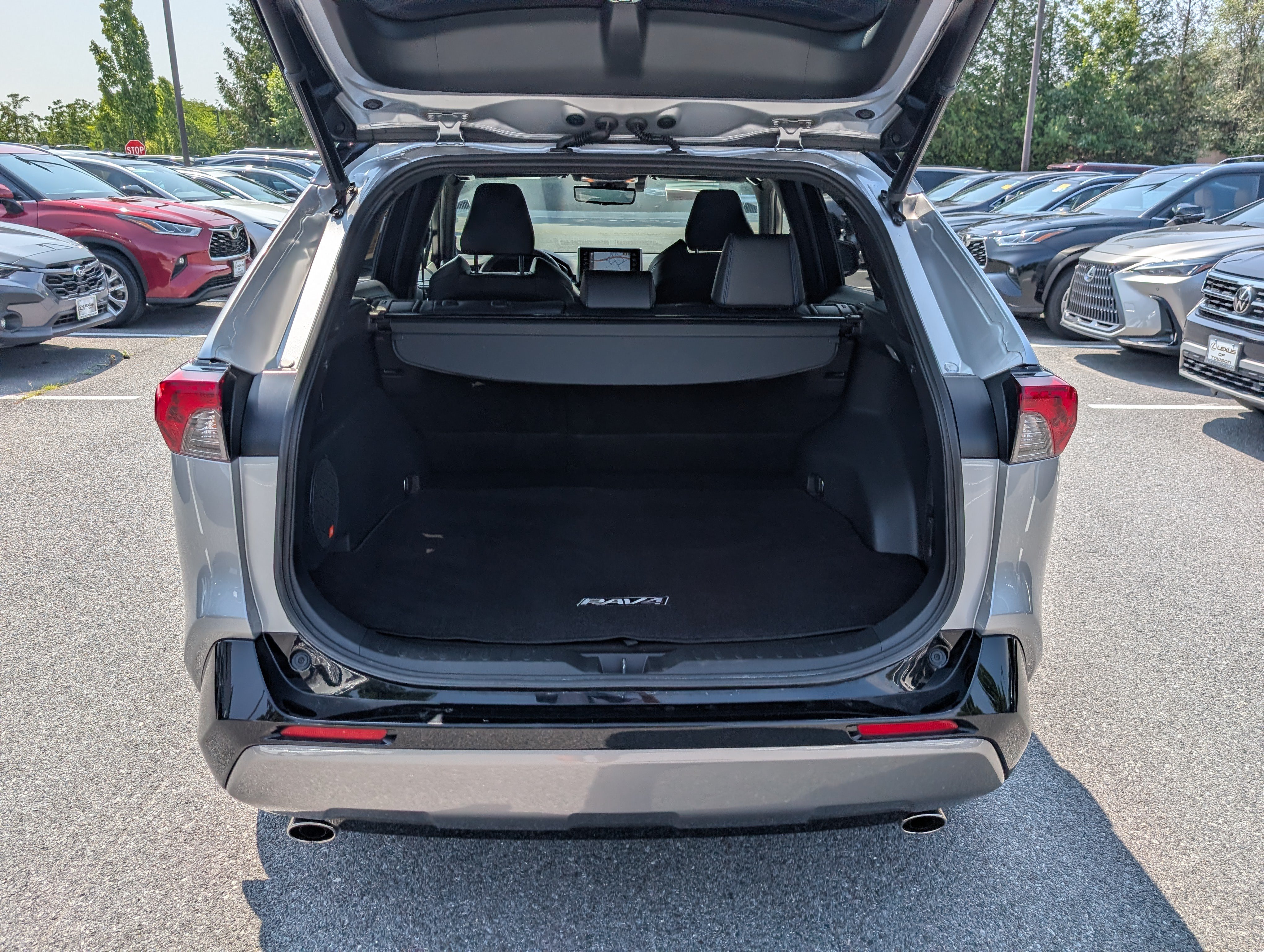 Used 2020 Toyota RAV4 XSE w/ XSE Grade Weather Package AWD/4WD image 13