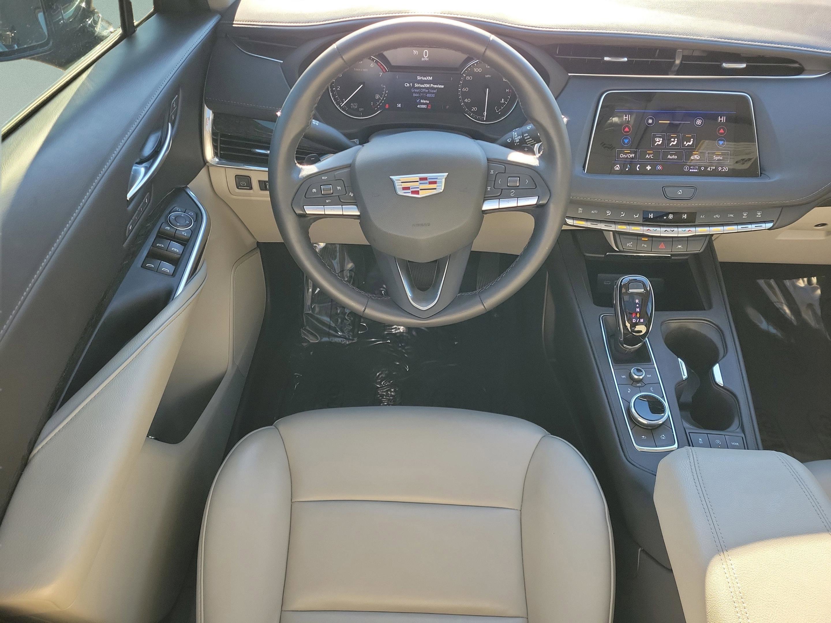 Used 2022 Cadillac XT4 Premium Luxury w/ Enhanced Visibility Package image 17