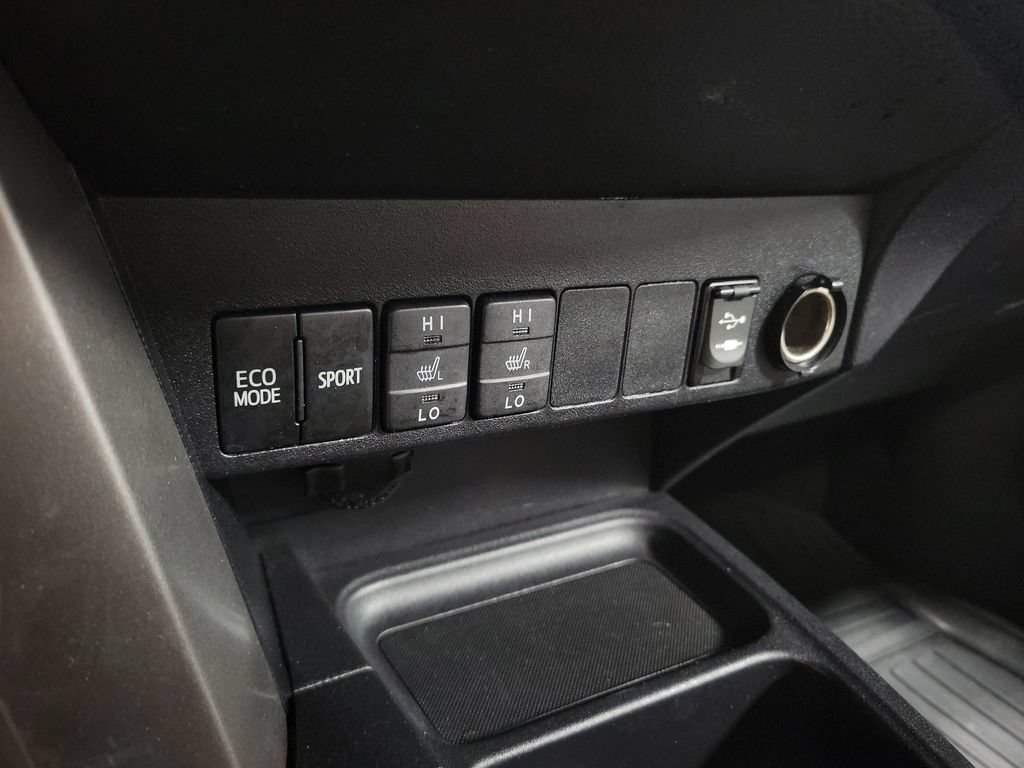 Used 2018 Toyota RAV4 XLE FWD image 15