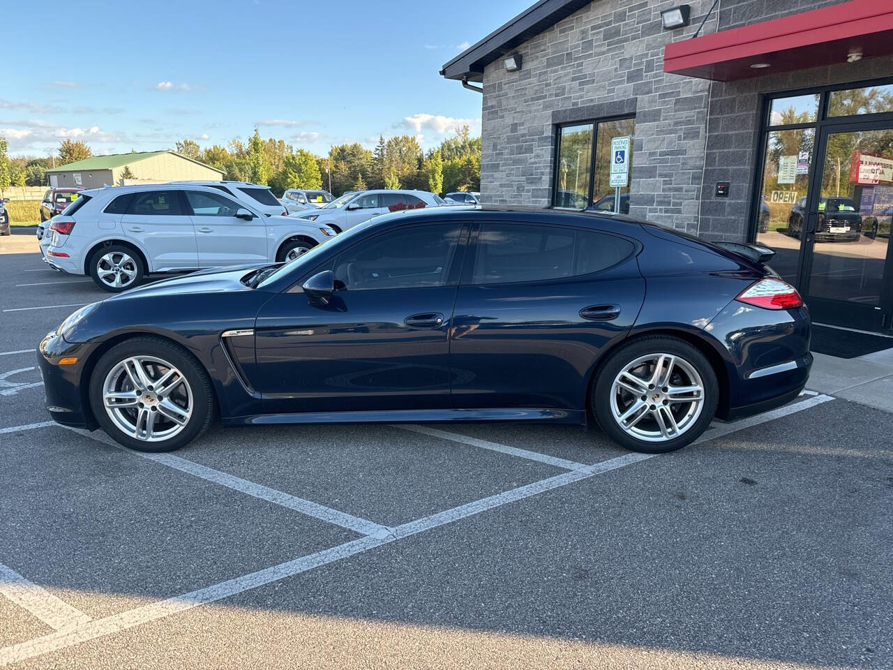 Used 2012 Porsche Panamera 4 image 7