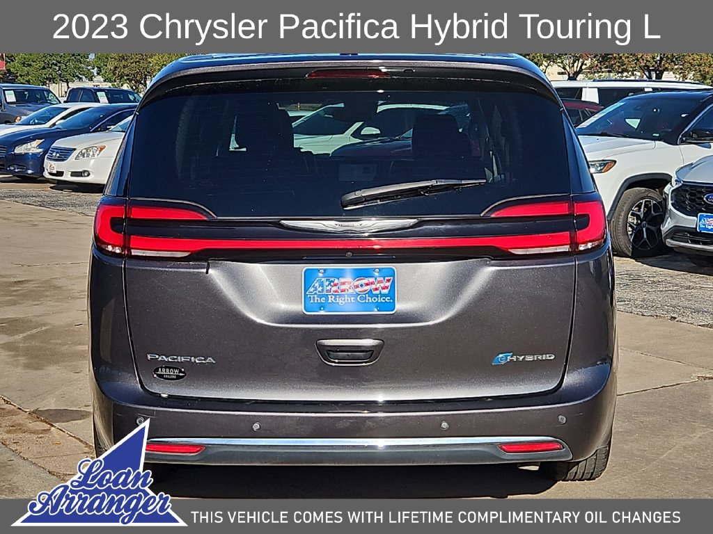 Used 2023 Chrysler Pacifica Touring-L FWD image 11