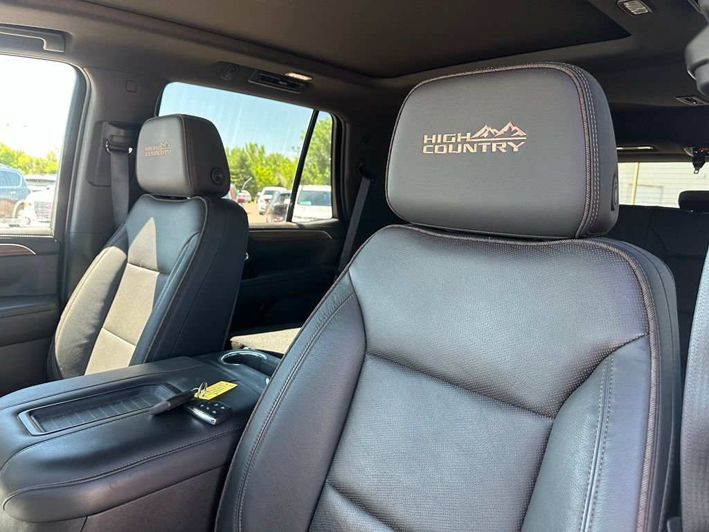 Used 2021 Chevrolet Tahoe High Country w/ Premium Package AWD/4WD image 13