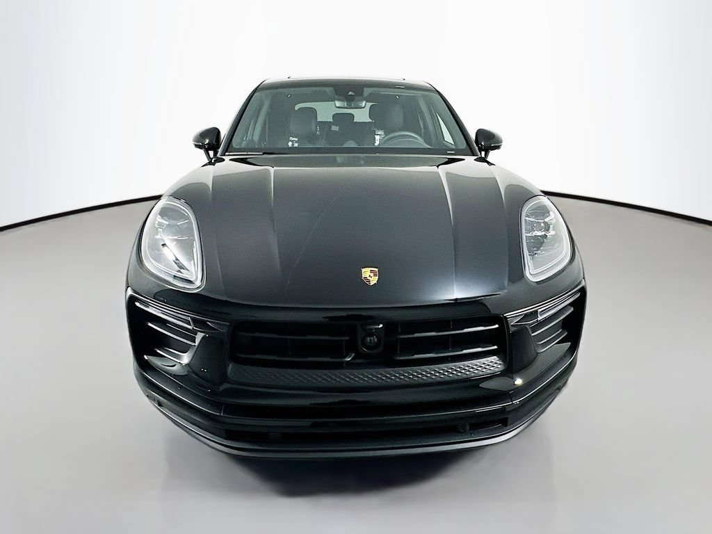 Certified 2026 Porsche Macan AWD/4WD image 6