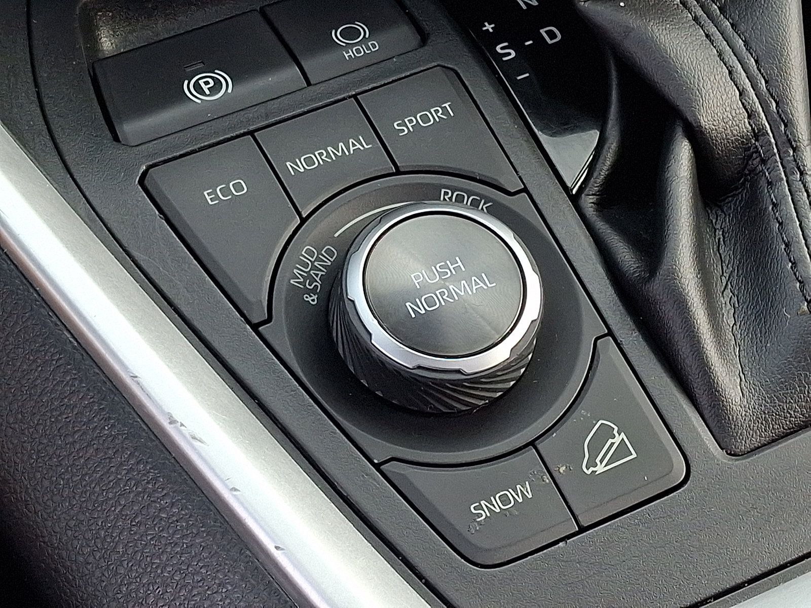 Used 2020 Toyota RAV4 Limited AWD/4WD image 28
