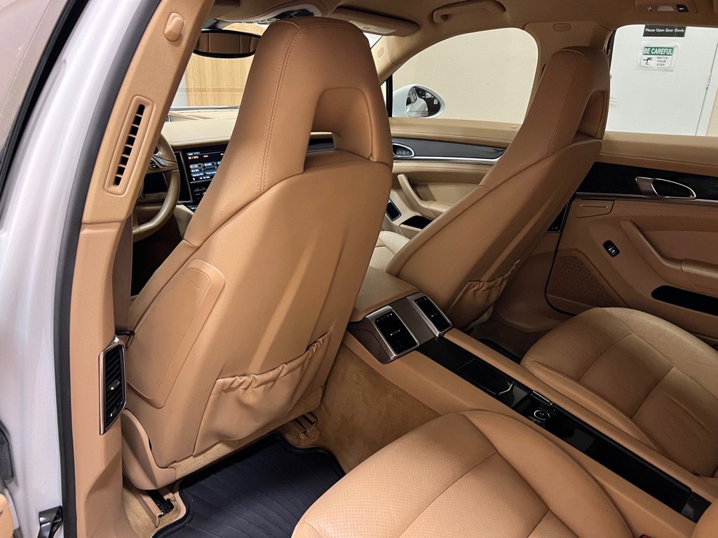 Used 2013 Porsche Panamera 4 image 30