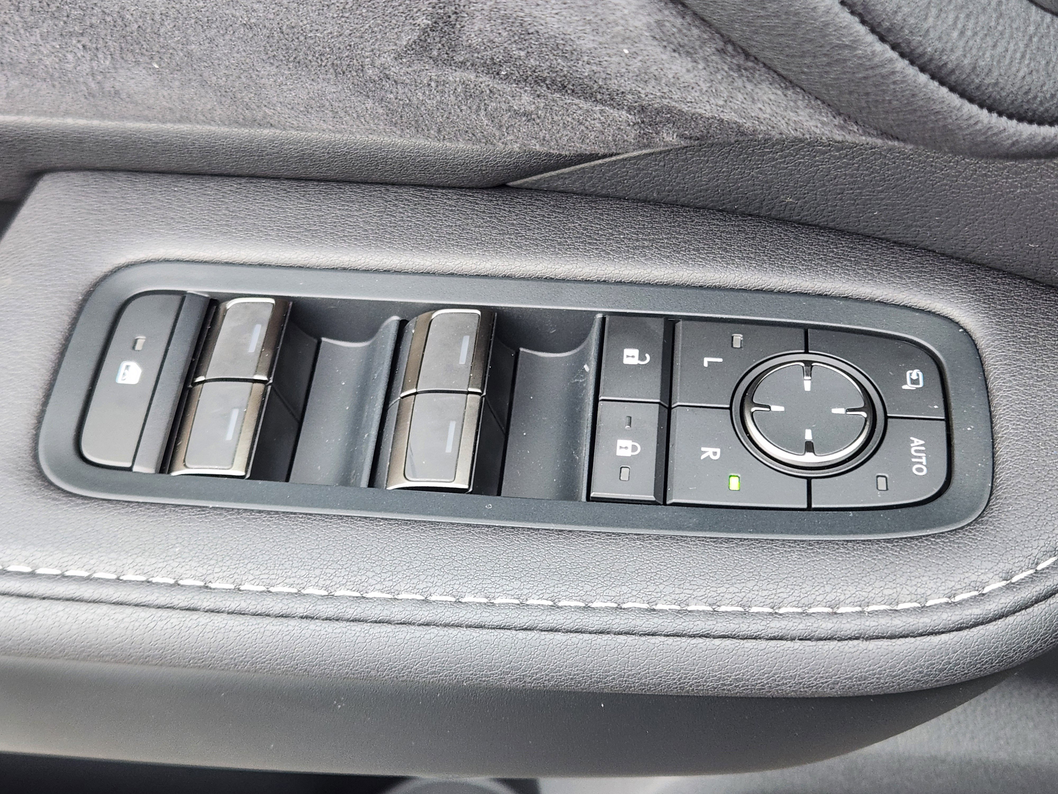 New 2026 Lexus TX 500h AWD image 11