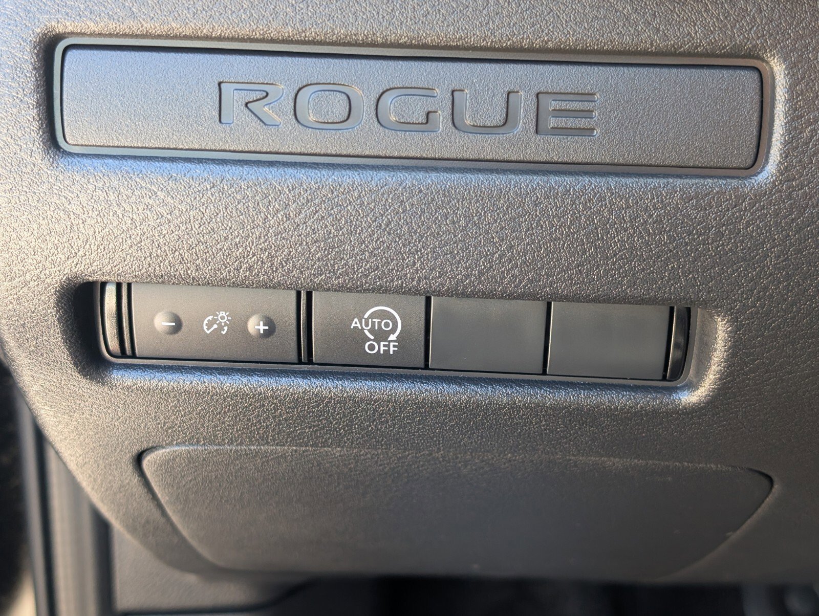 Used 2023 Nissan Rogue S FWD image 31