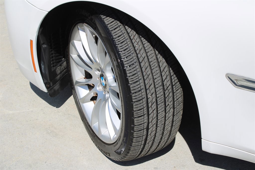 Used 2012 BMW 750Li image 10