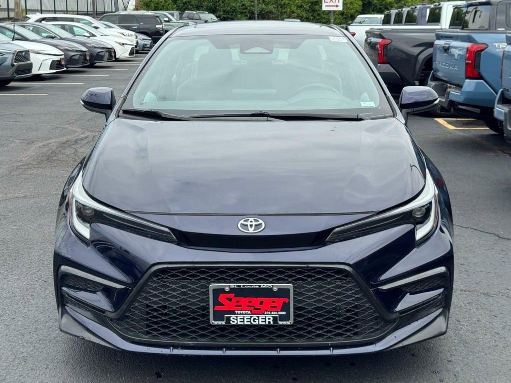 Used 2023 Toyota Corolla SE w/ SE Premium Package FWD image 9