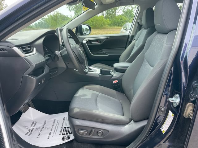 Used 2025 Toyota RAV4 XLE AWD/4WD image 19