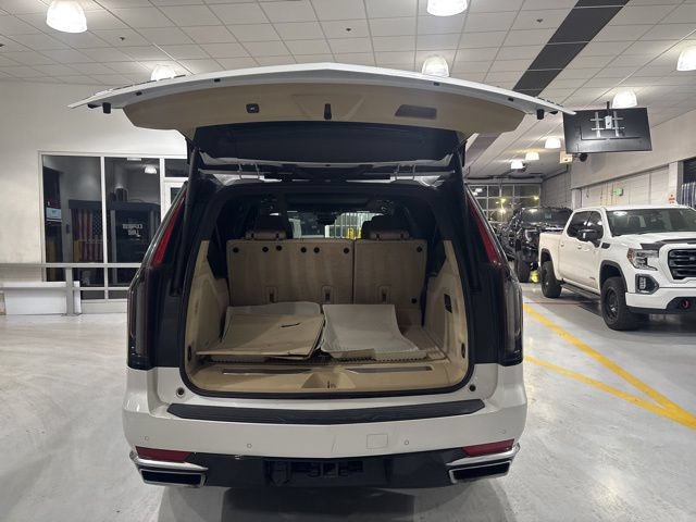 Certified 2023 Cadillac Escalade ESV Premium Luxury w/ Performance Package AWD/4WD image 46