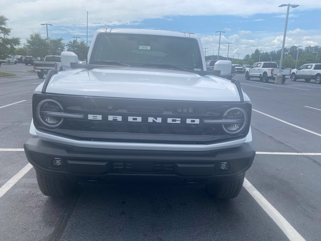 New 2026 Ford Bronco Outer Banks AWD/4WD image 2