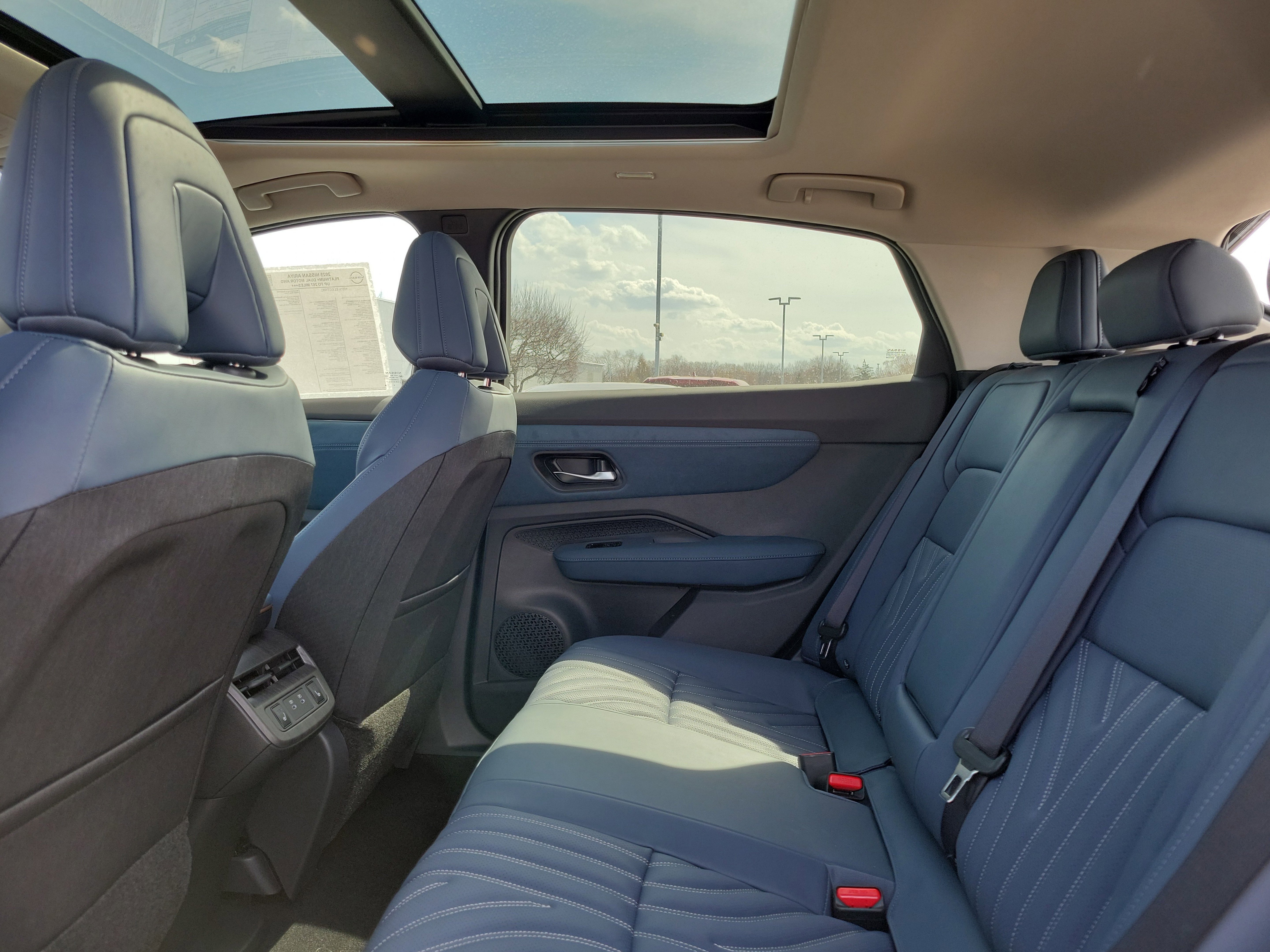 Used 2025 Nissan Ariya Platinum AWD/4WD image 11