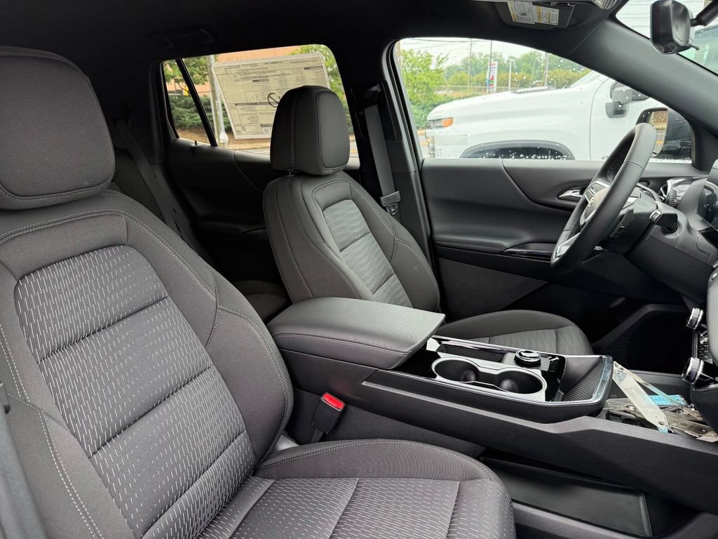 New 2027 Chevrolet Equinox LT w/ Safety and Technology Package AWD/4WD image 17
