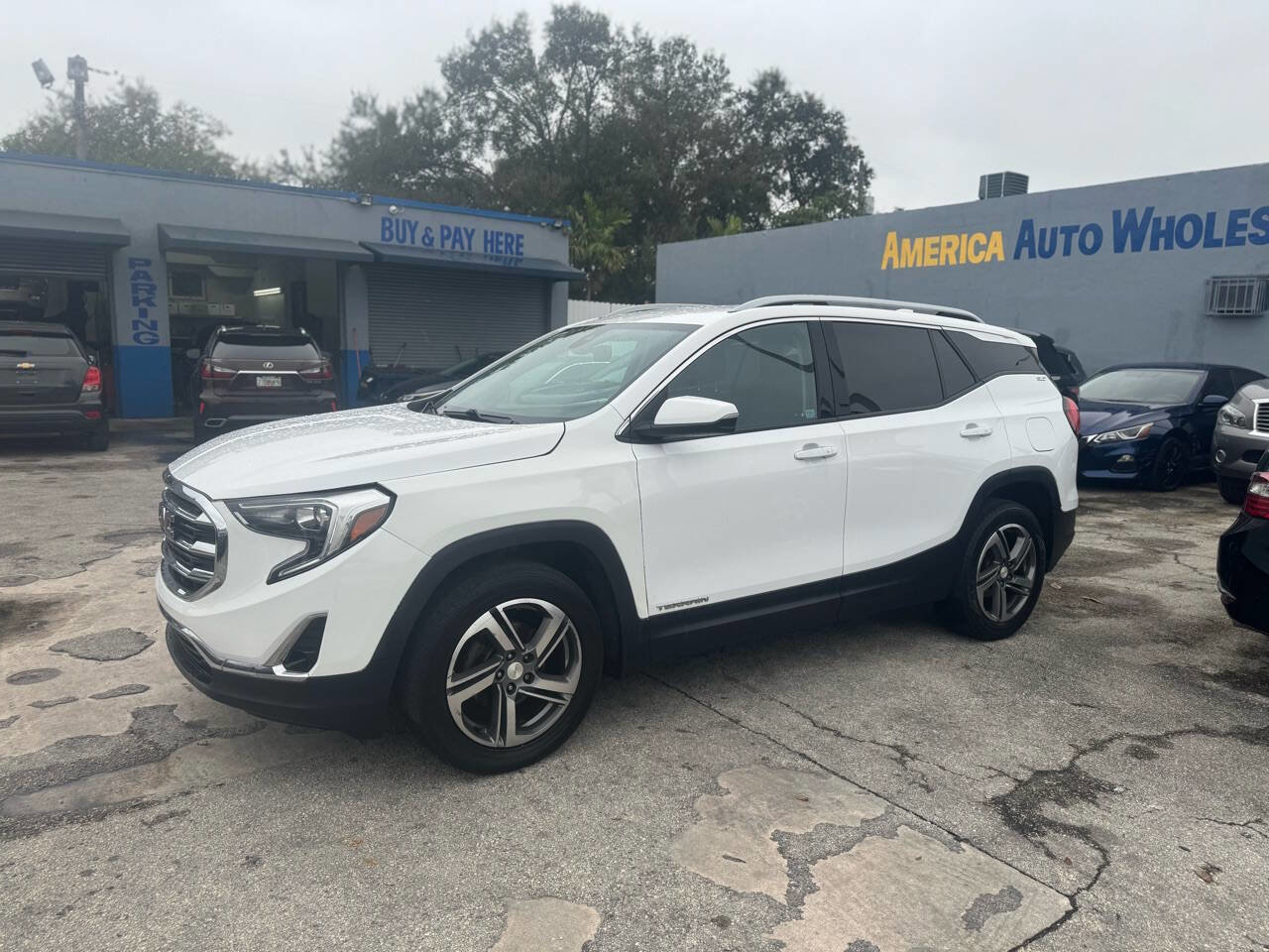 Used 2019 GMC Terrain SLT w/ Preferred Package AWD/4WD image 1