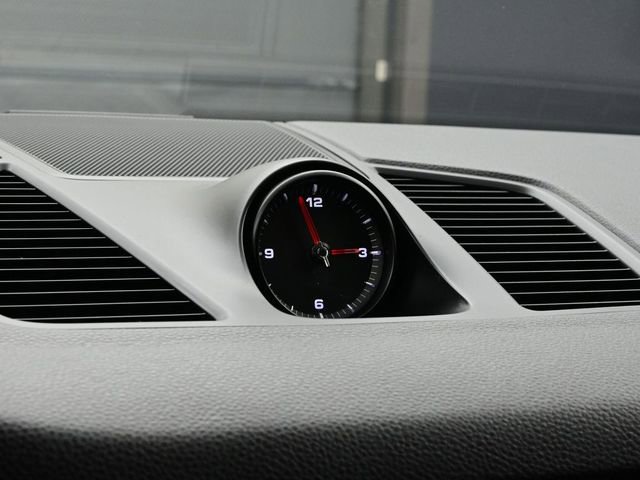 Certified 2022 Porsche Cayenne Platinum Edition image 12