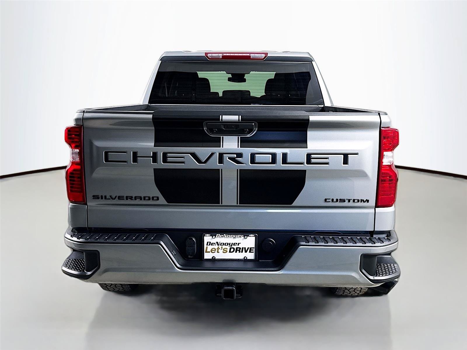 Used 2023 Chevrolet Silverado 1500 Custom w/ Rally Edition AWD/4WD image 8