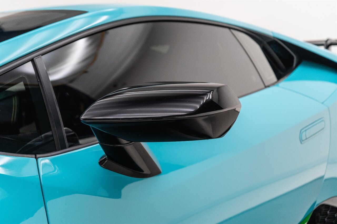 Used 2019 Lamborghini Huracan Performante AWD/4WD image 38