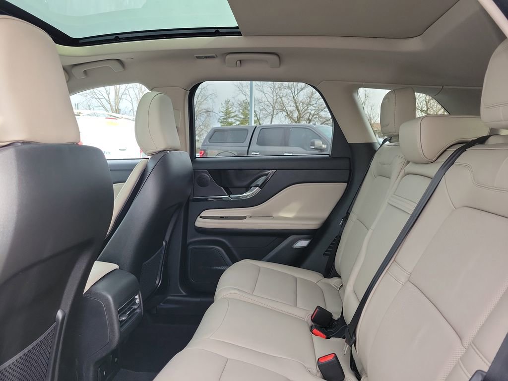 New 2026 Lincoln Corsair Reserve w/ Rear Removable Package Tray AWD/4WD image 13