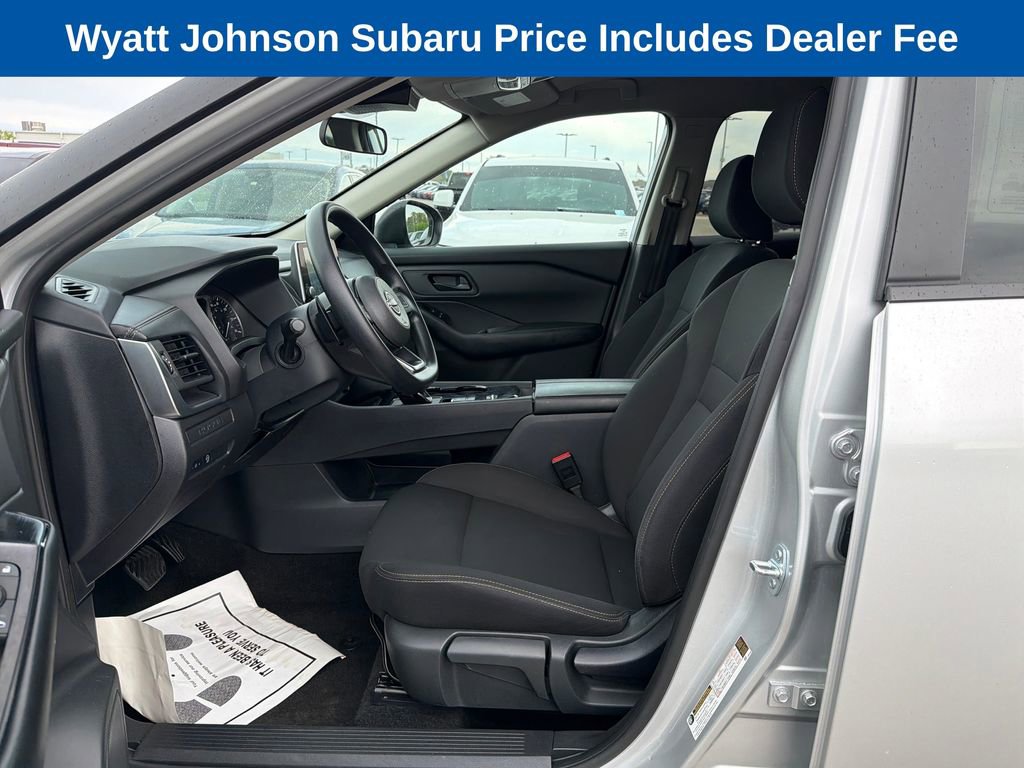 Used 2024 Nissan Rogue S FWD image 15