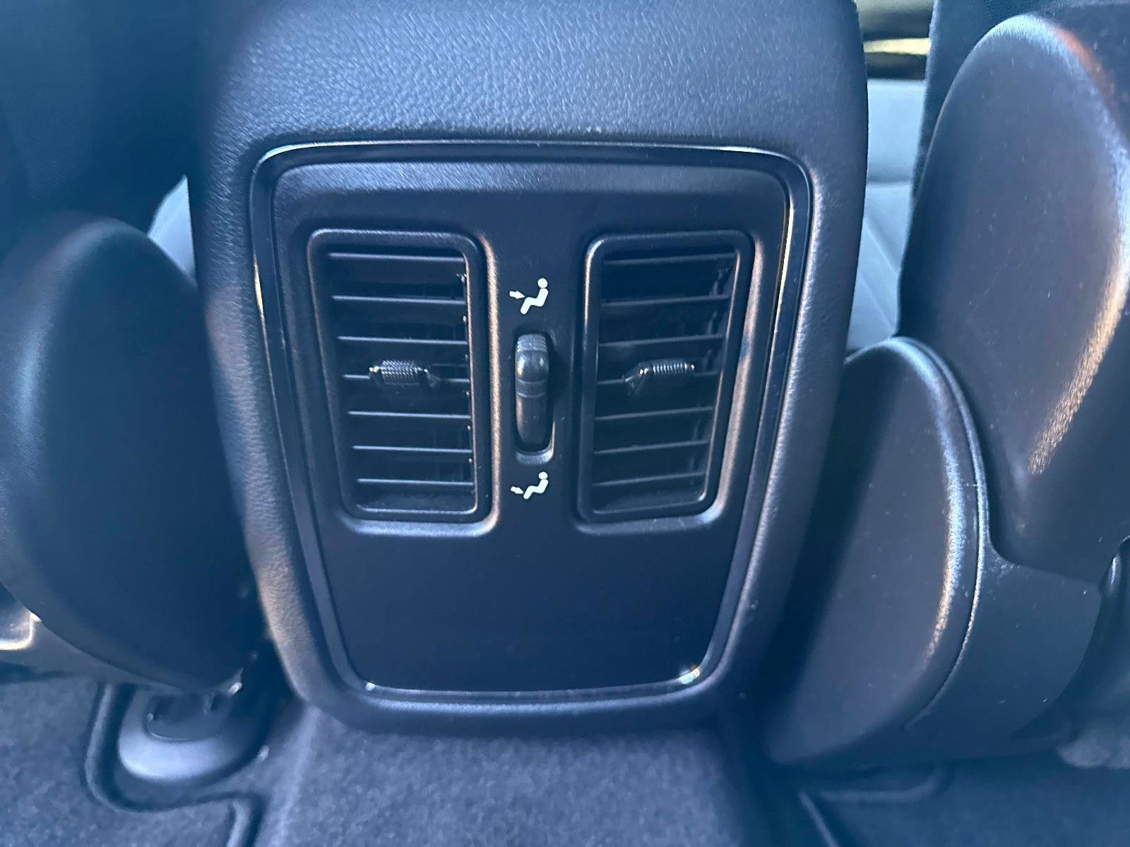 Used 2016 Jeep Grand Cherokee Laredo w/ Quick Order Package 23E image 17