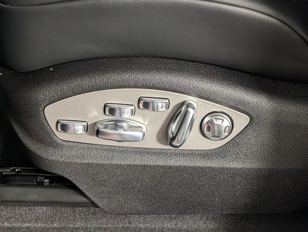 New 2026 Porsche Macan image 31