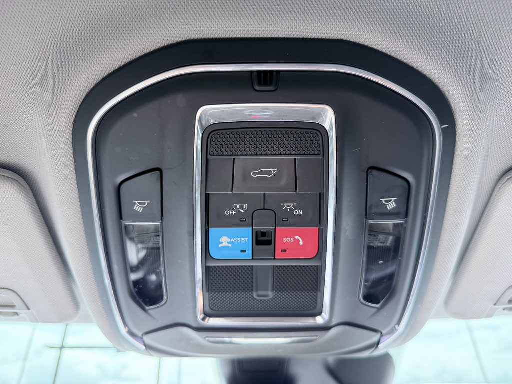 Used 2021 Jeep Grand Cherokee L Limited RWD image 40