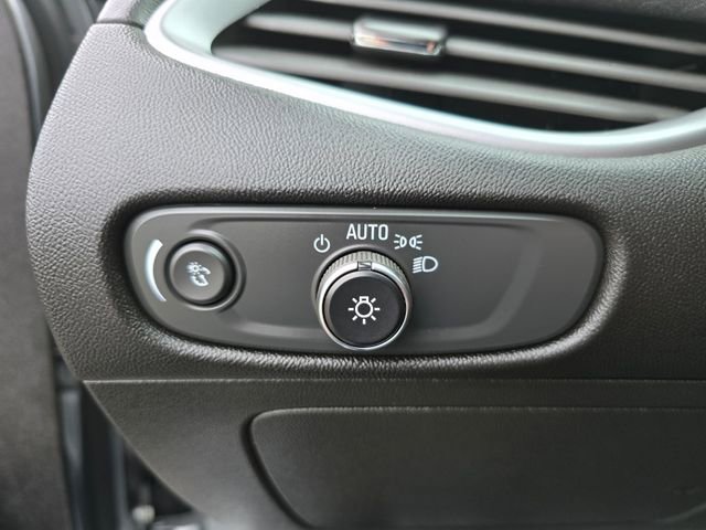 Used 2023 Chevrolet Malibu LT FWD image 23