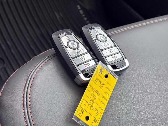 Used 2025 Ford Expedition Active image 26