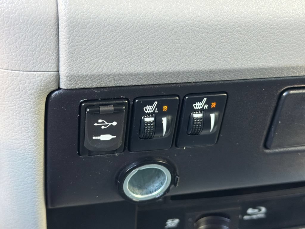 Used 2015 Toyota Sienna XLE Premium FWD image 31
