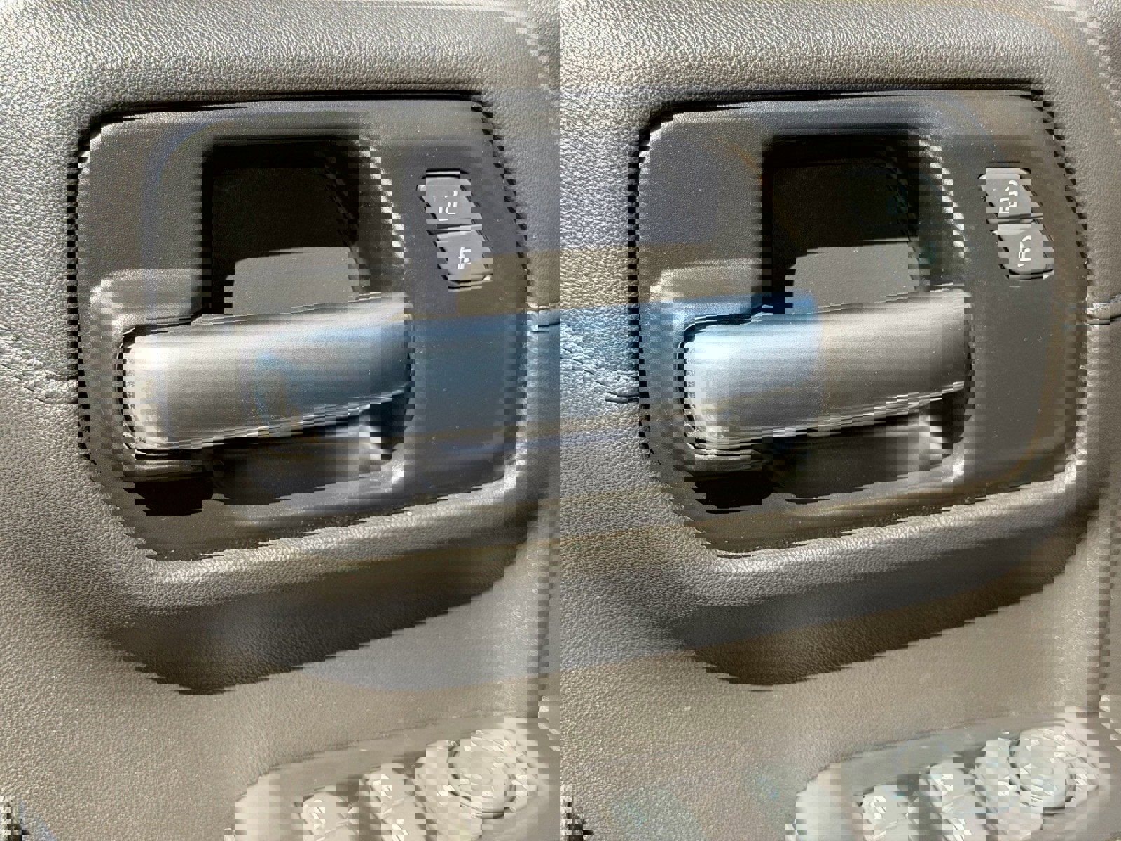 Used 2020 Chevrolet Silverado 1500 LT Trail Boss w/ Convenience Package image 21