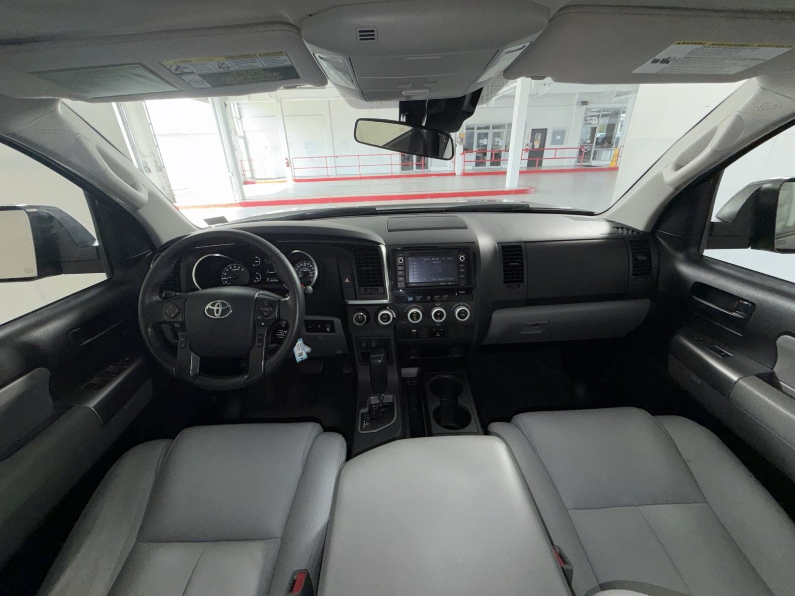 Used 2019 Toyota Sequoia SR5 AWD/4WD image 22
