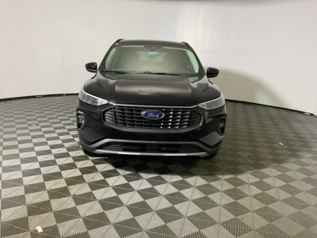 New 2026 Ford Escape SE image 2