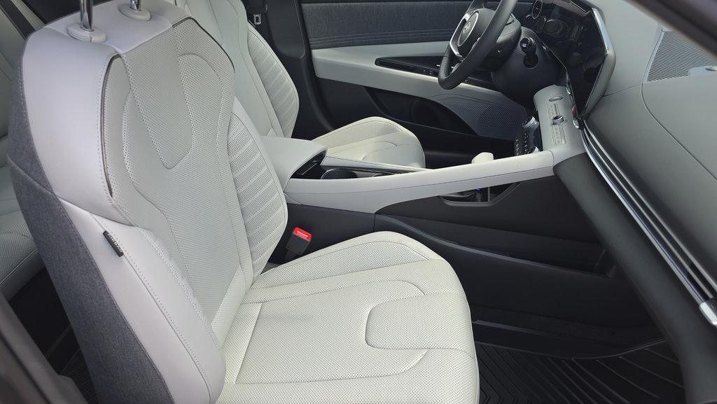 New 2026 Hyundai Elantra Limited FWD image 13