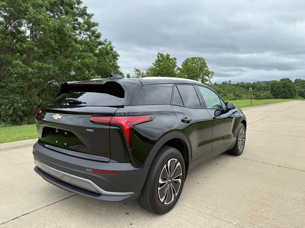 Used 2025 Chevrolet Blazer EV LT AWD/4WD image 3