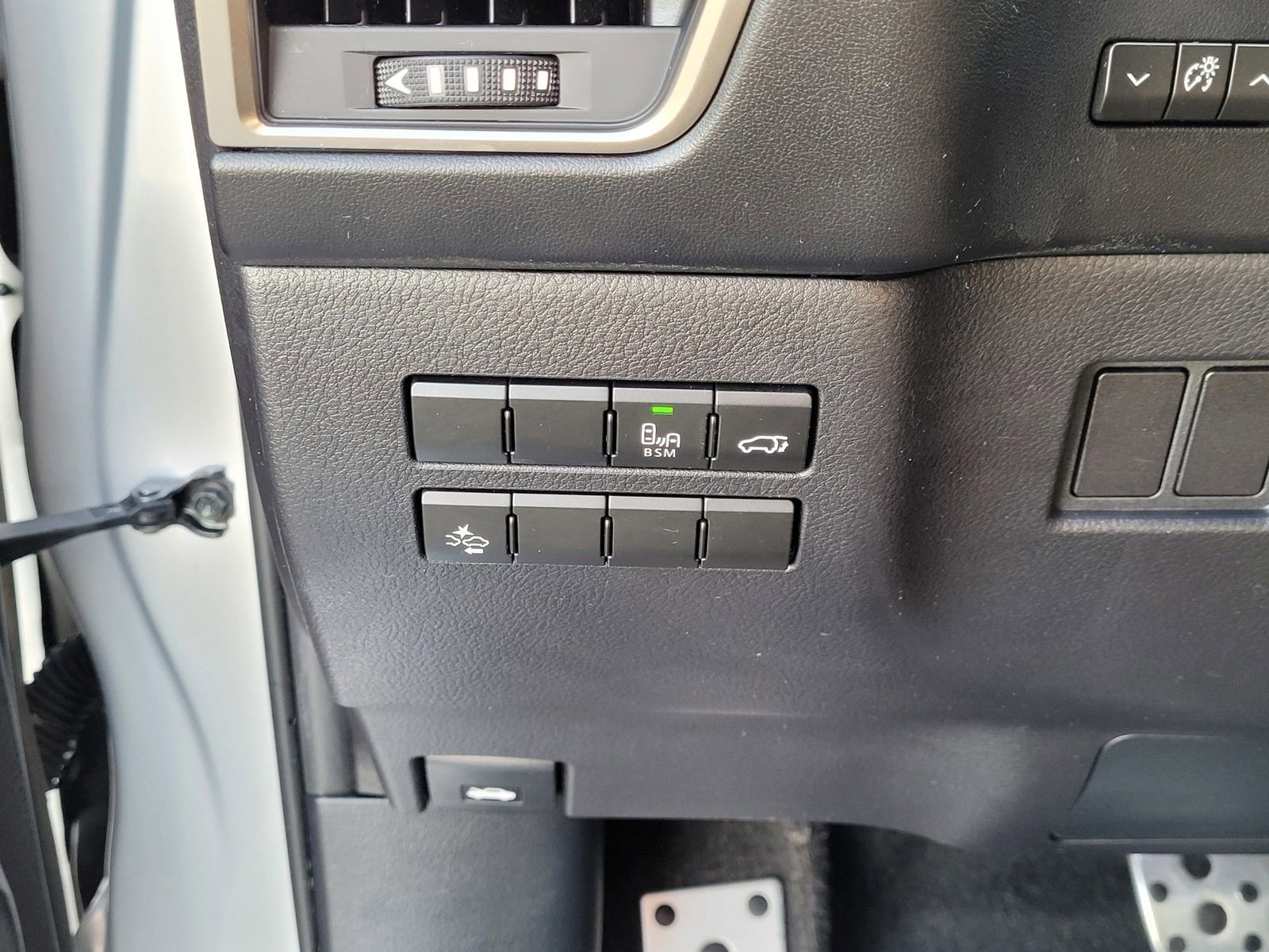 Used 2016 Lexus NX 200t F Sport w/ F Sport Premium Package image 18