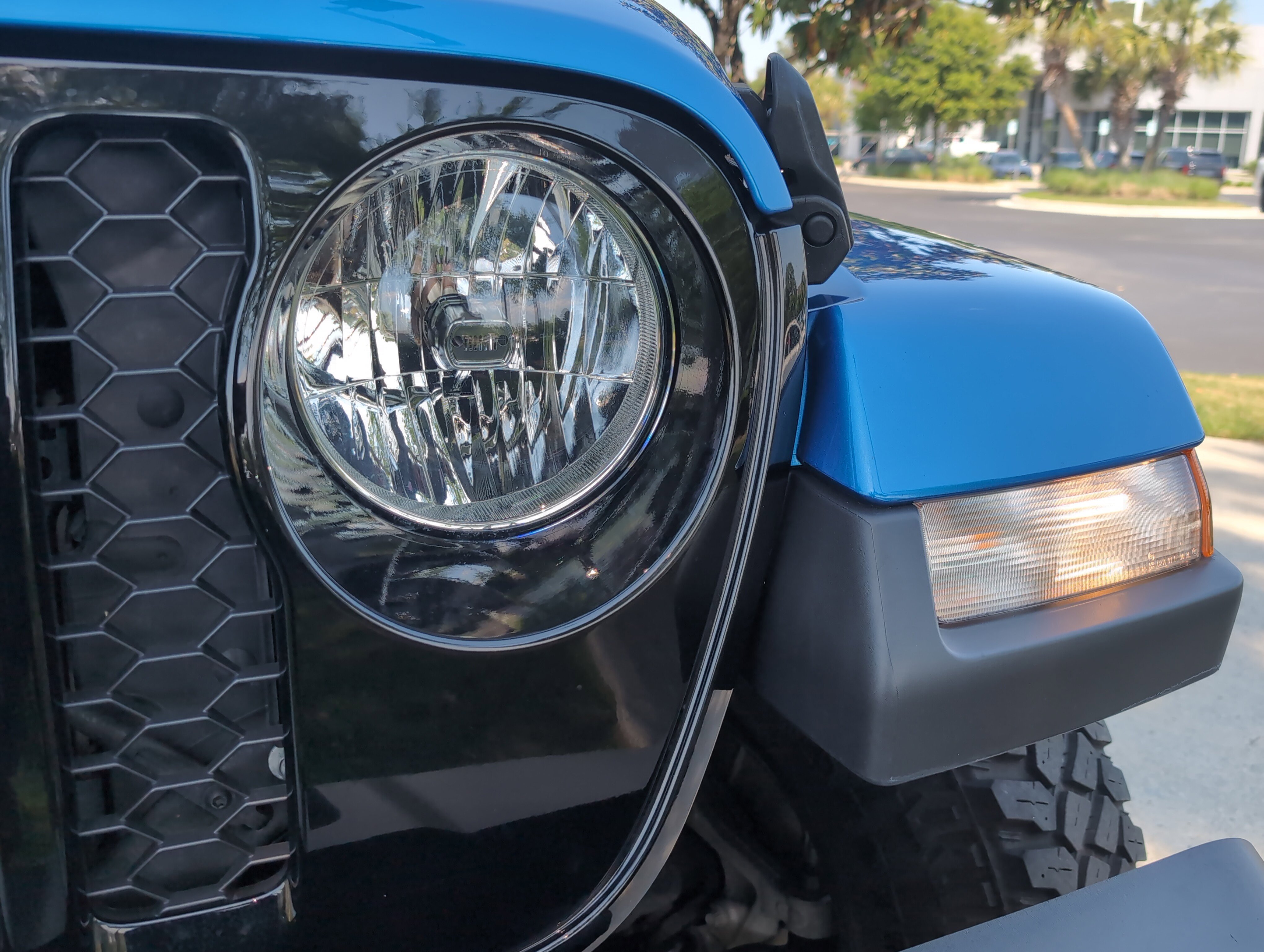 Used 2023 Jeep Gladiator Willys image 6