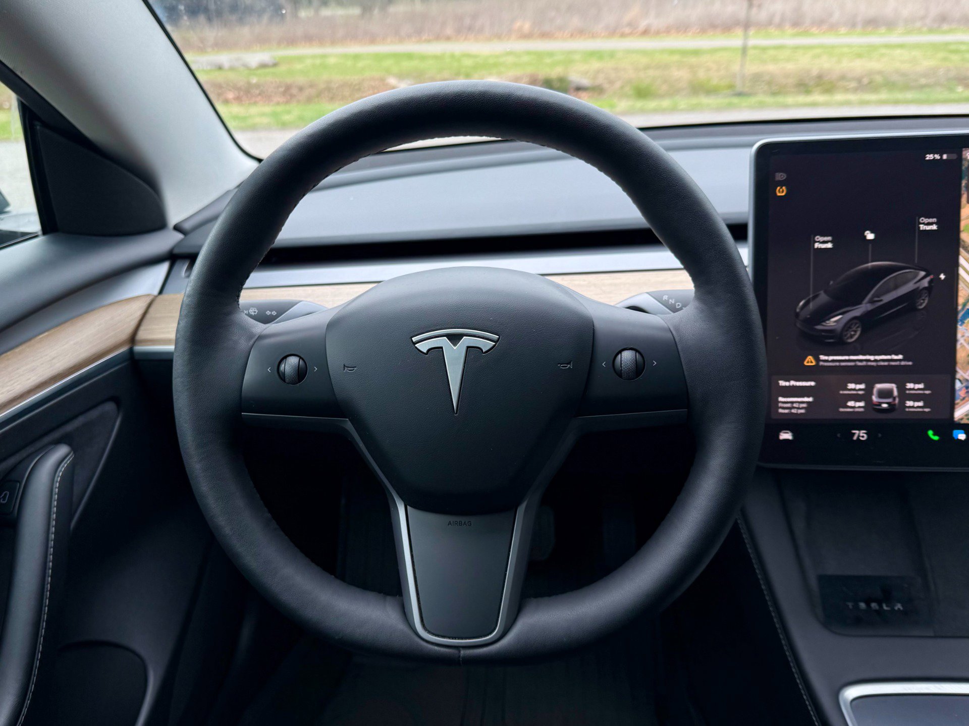 Used 2023 Tesla Model 3 Standard Range image 28