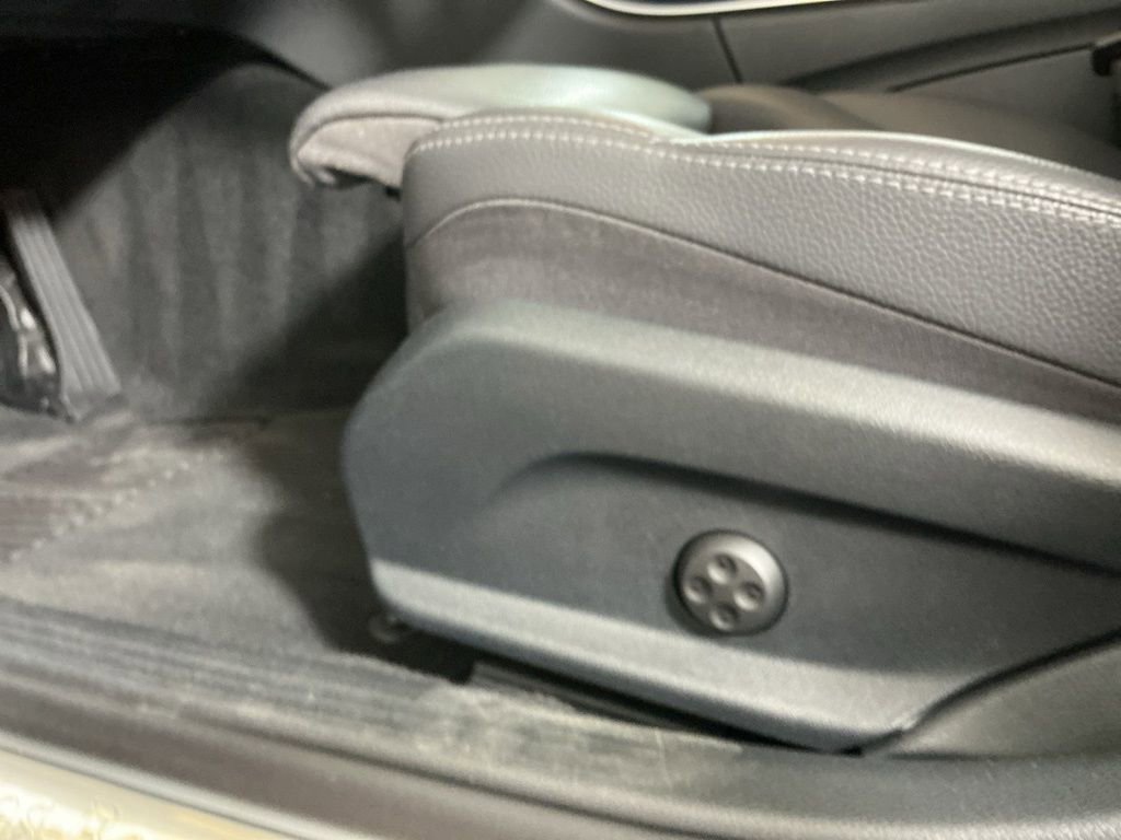 Used 2020 Mercedes-Benz C 300 Sedan image 20